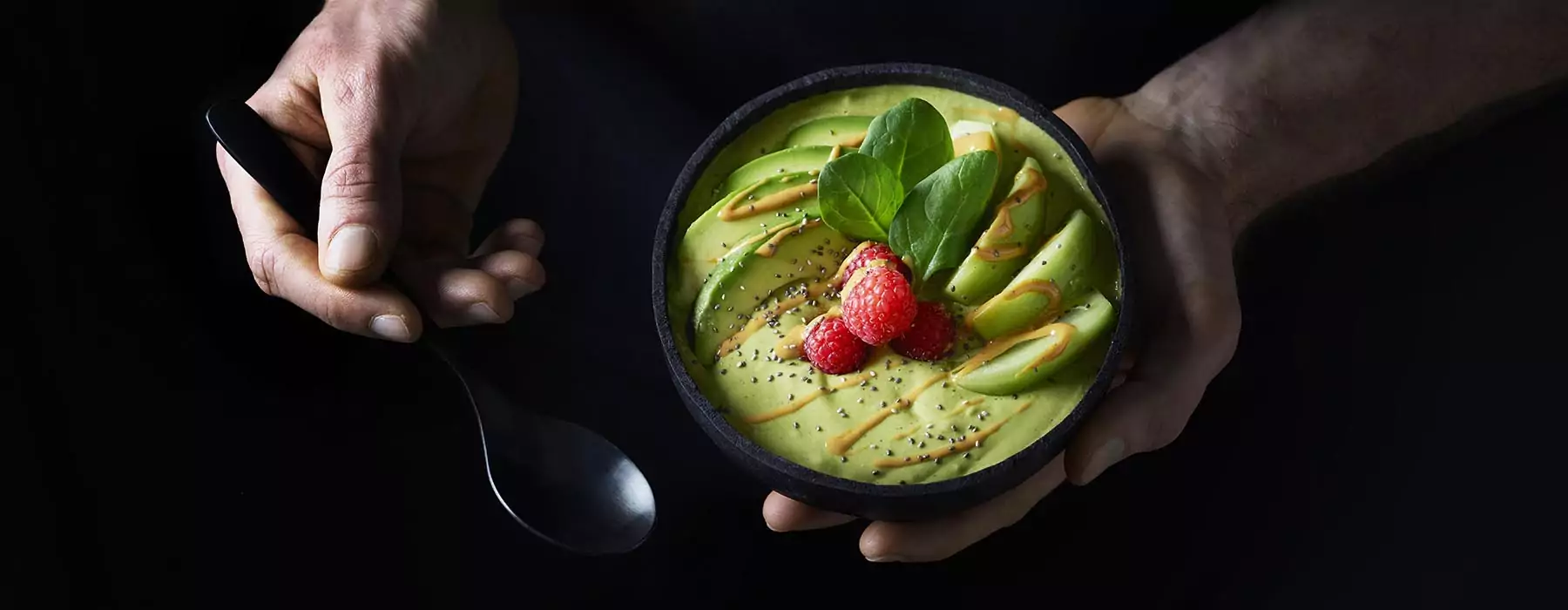 Matcha-avocado smoothiebowl